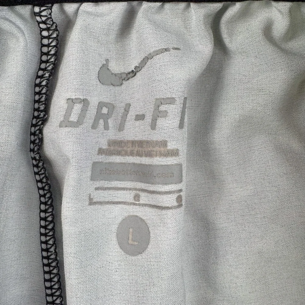 Nike Dri-FIT Training Shorts Mens Large Gray Camo Running Gym 32x9 685236-010